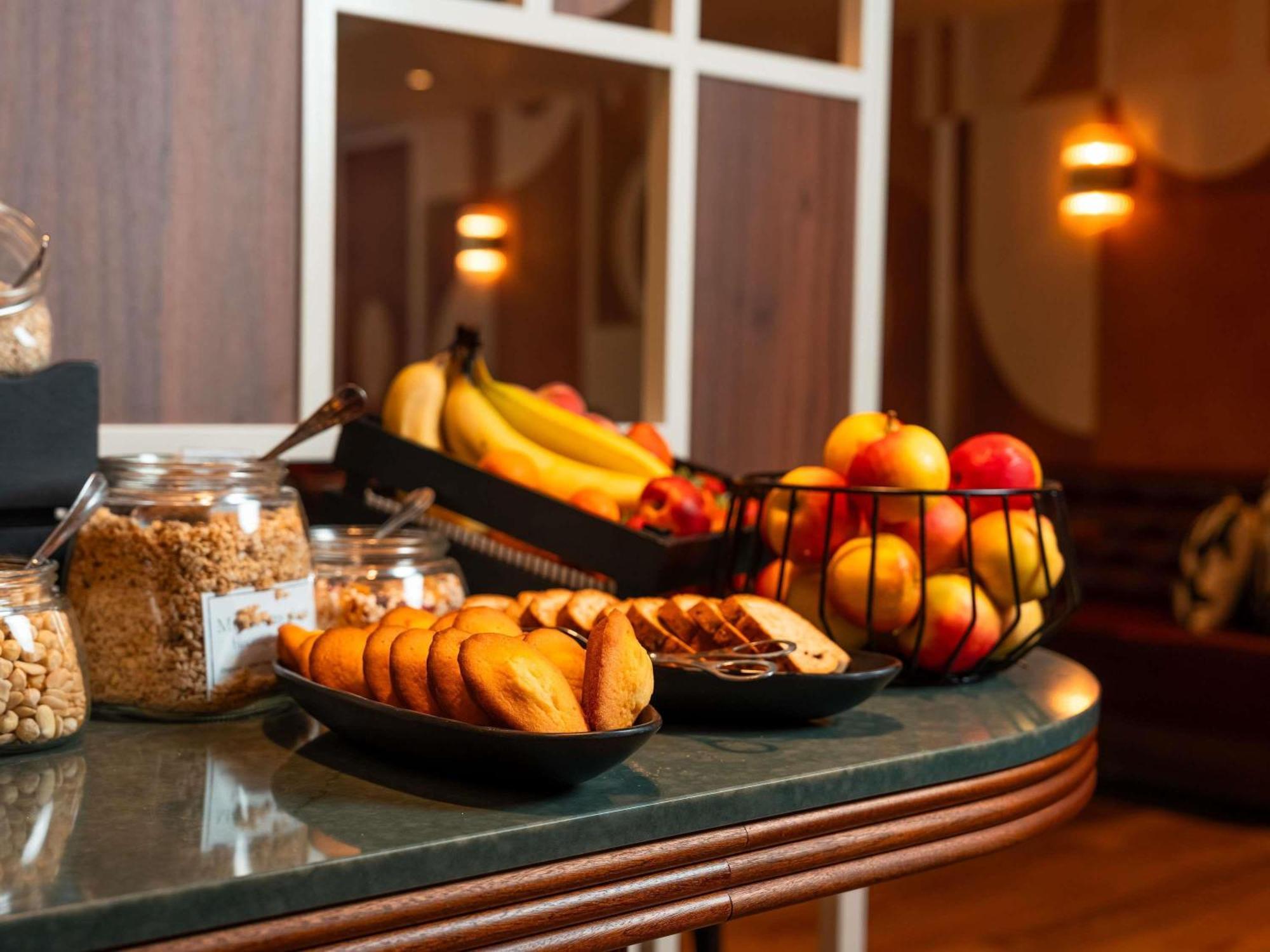 Hotel Mercure Cote De Nacre